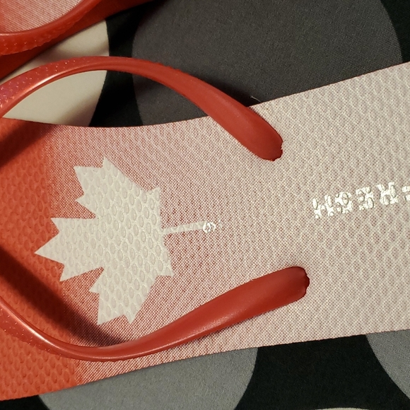 Ladies size 9 Joe Fresh flip flops - Picture 5 of 6